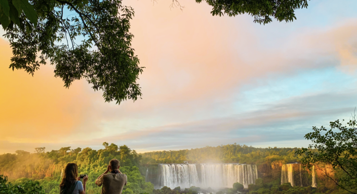 Descubra a Magia Exclusiva do Amanhecer nas Cataratas!