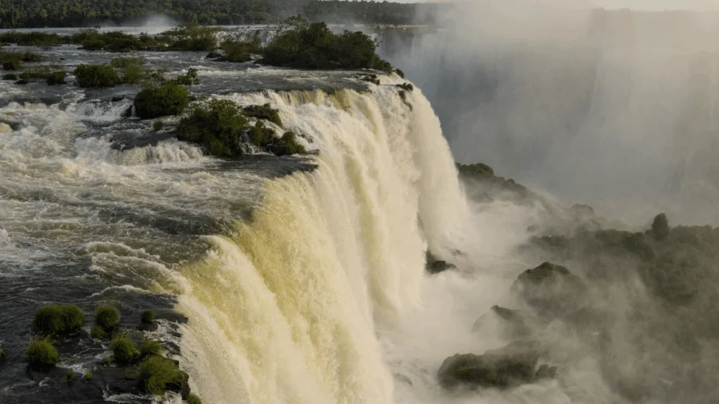 Cataratas do Iguaçu, Foz do Iguaçu, Paraná, Brasil - todos os créditos de fotografia Rafael Guimarães